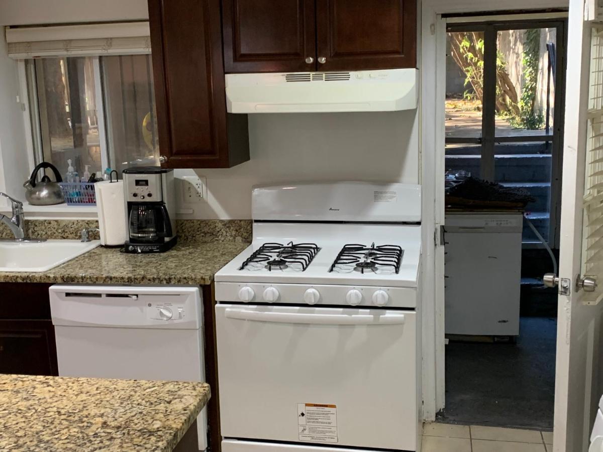 Renovated English Basement 2Bdrm Home Near Metro Washington Exterior foto