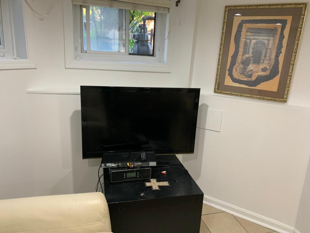 Renovated English Basement 2Bdrm Home Near Metro Washington Exterior foto