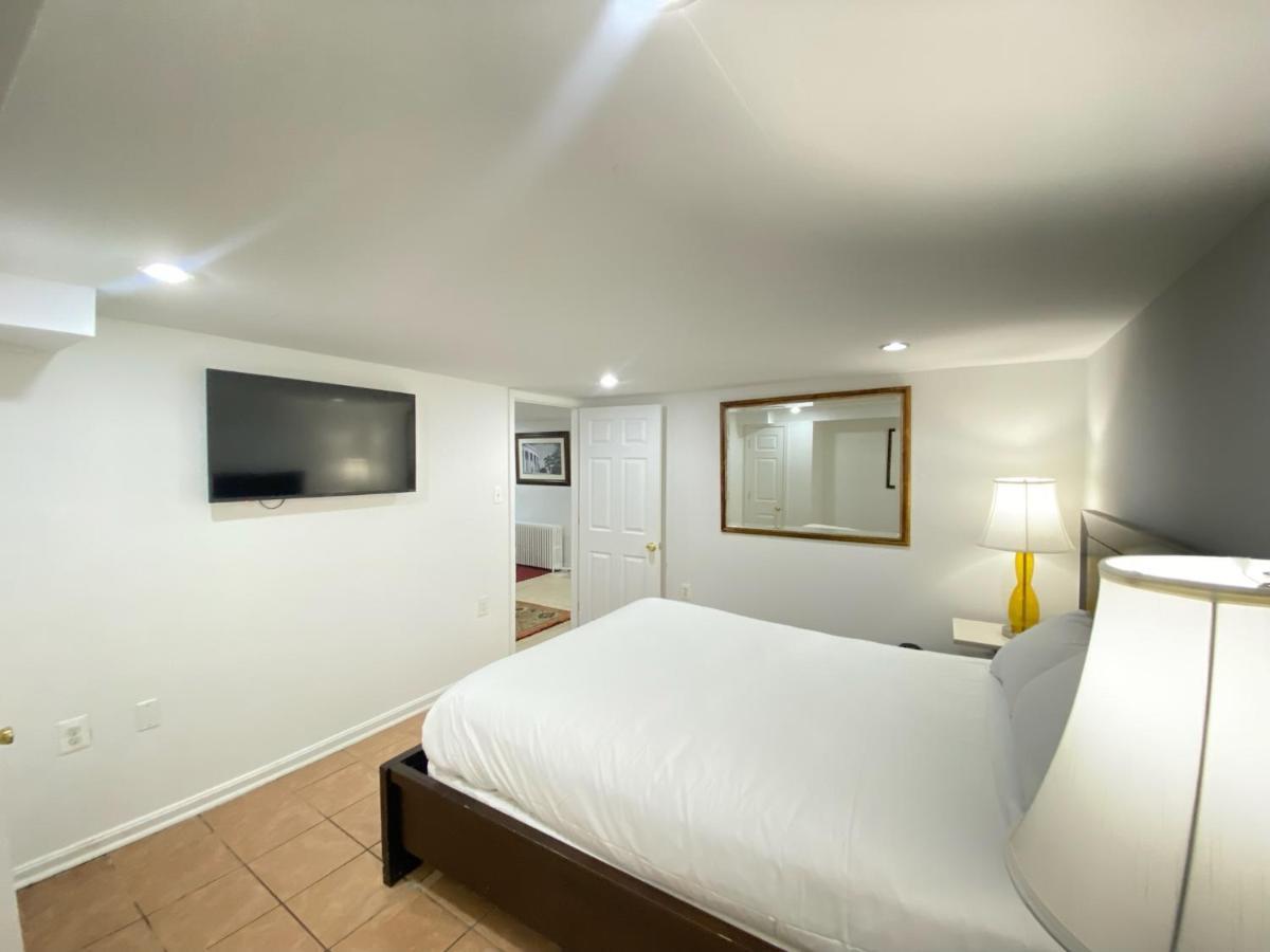 Renovated English Basement 2Bdrm Home Near Metro Washington Exterior foto
